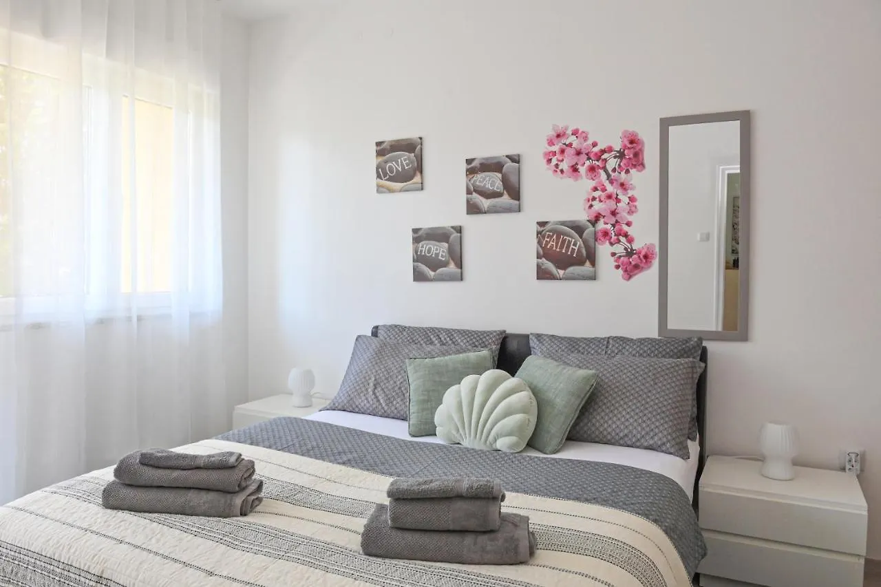 Apartment With Balcony Fiume Di Sogni Croatia