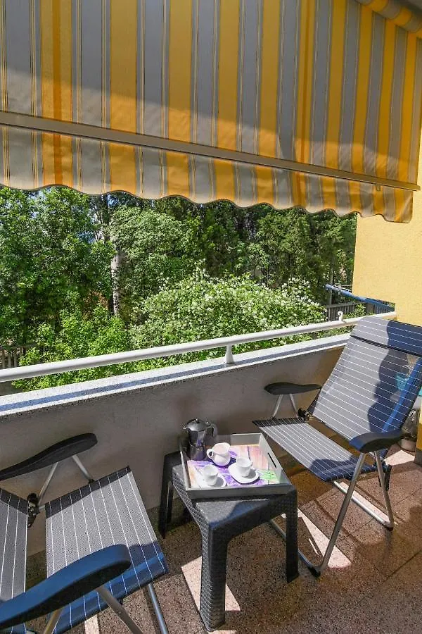 Apartment With Balcony Fiume Di Sogni 0*, Rijeka